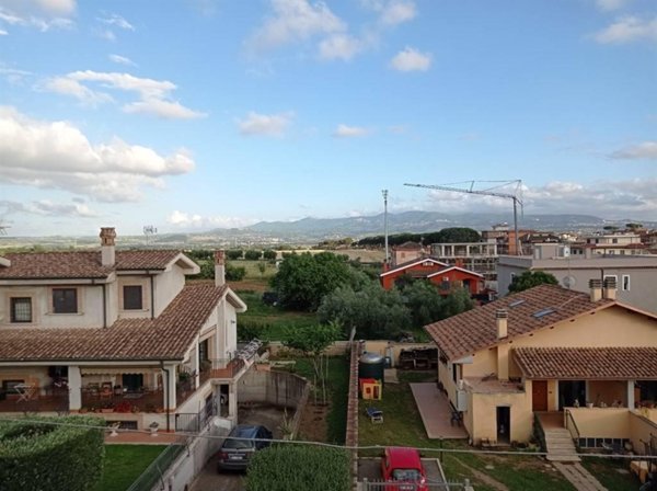appartamento in vendita a Roma in zona Lunghezza