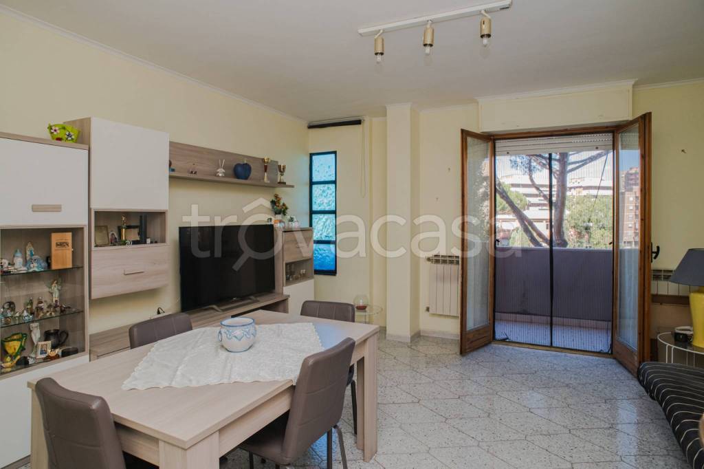 appartamento in vendita a Roma in zona Ponte Mammolo