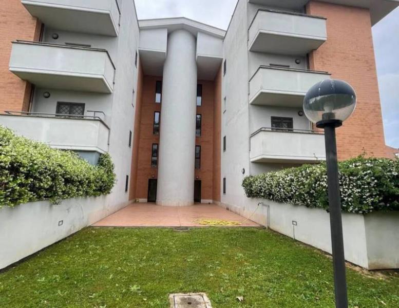 appartamento in vendita a Roma in zona Selva Candida