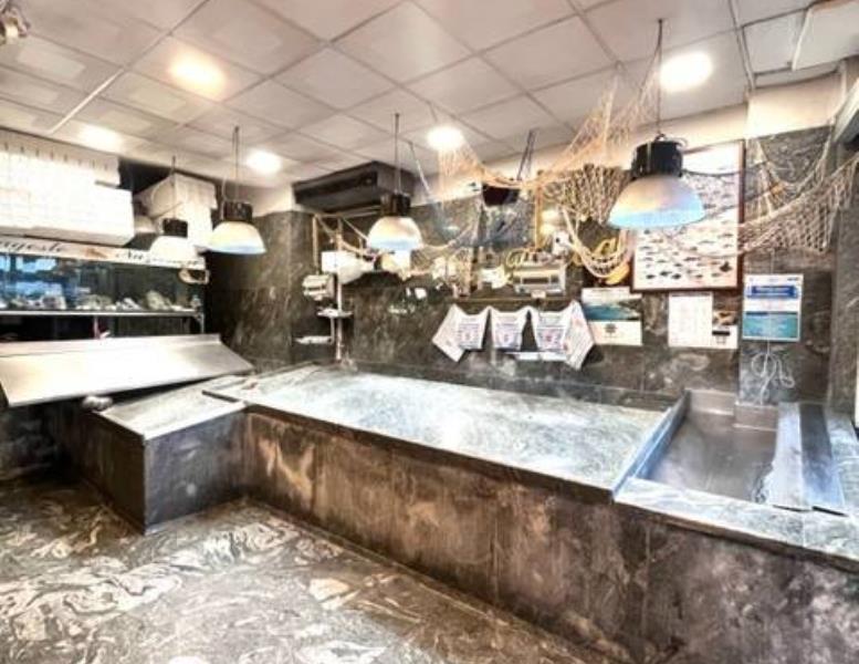 locale commerciale in vendita a Roma in zona Collatino