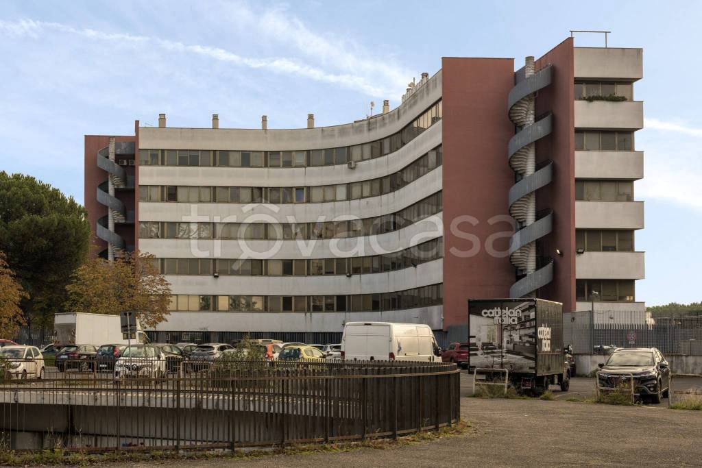 ufficio in vendita a Roma in zona Alessandrino