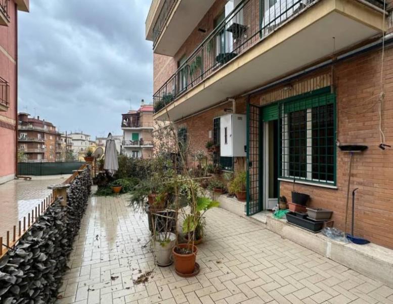 appartamento in vendita a Roma in zona Prima Porta
