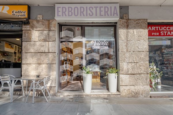 locale commerciale in vendita a Roma in zona Aurelio