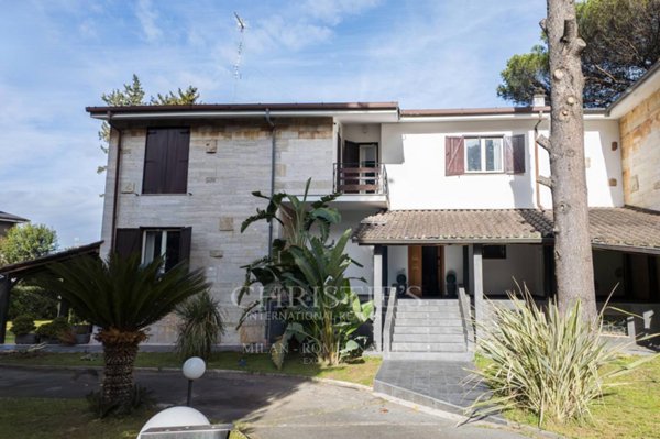 casa indipendente in vendita a Roma in zona Sette Bagni