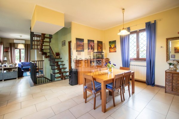 casa indipendente in vendita a Roma in zona Casal Monastero