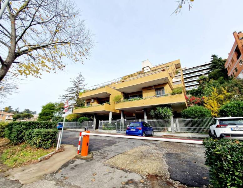 appartamento in vendita a Roma in zona Spinaceto