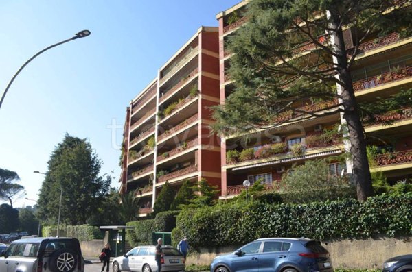 appartamento in vendita a Roma in zona Tomba di Nerone