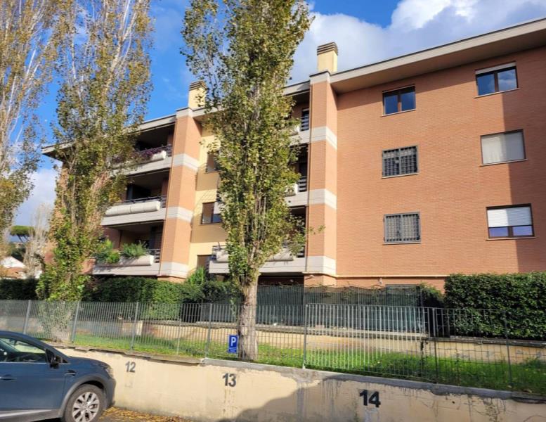 appartamento in vendita a Roma in zona Sette Bagni