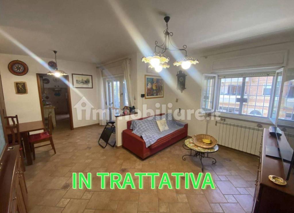 appartamento in vendita a Roma in zona Acilia