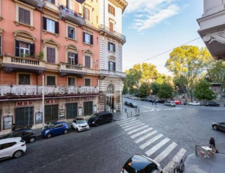 appartamento in vendita a Roma in zona Esquilino