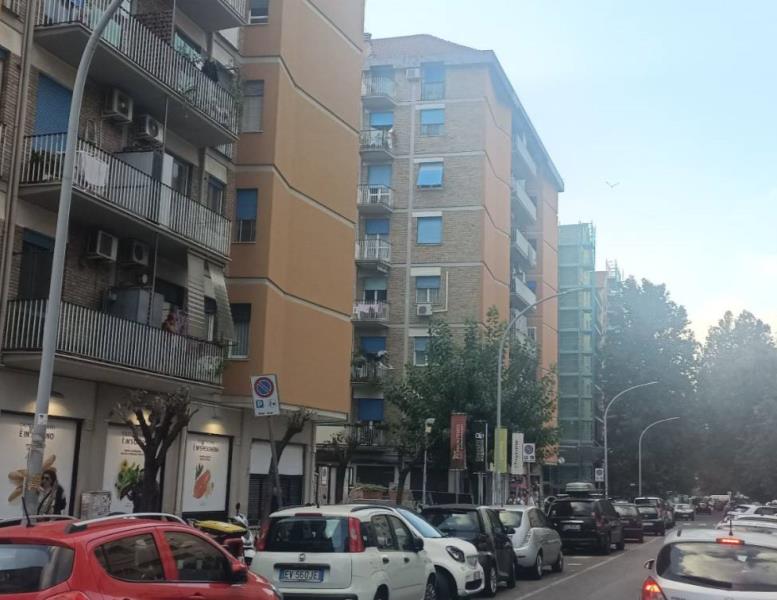 locale commerciale in vendita a Roma in zona Don Bosco