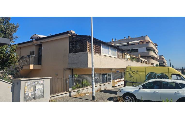 appartamento in vendita a Roma in zona Ponte di Nona
