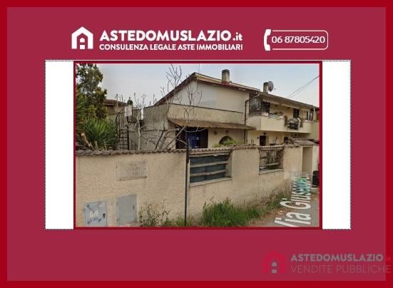 appartamento in vendita a Roma in zona Ostia Antica