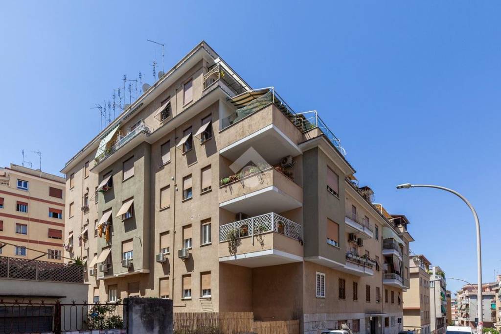appartamento in vendita a Roma in zona Gianicolense
