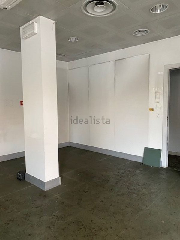 locale commerciale in vendita a Roma in zona Ostia