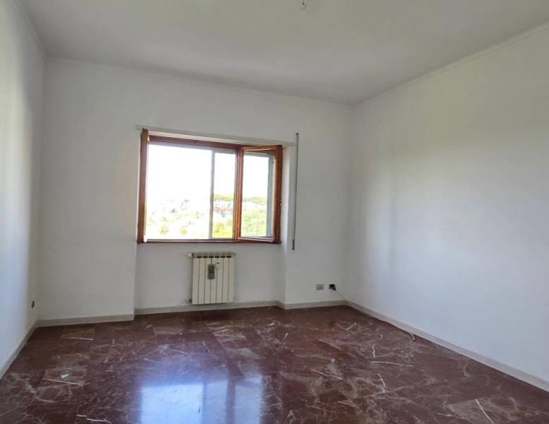 appartamento in vendita a Roma in zona Axa