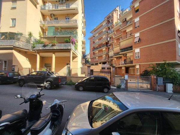 negozio in vendita a Roma in zona Monte Sacro/Talenti