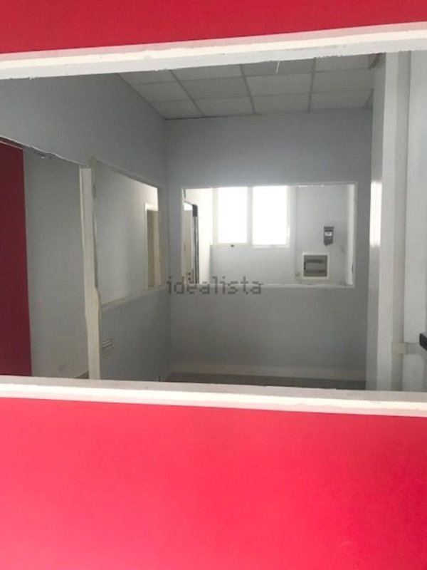 locale commerciale in vendita a Roma in zona Appio Latino