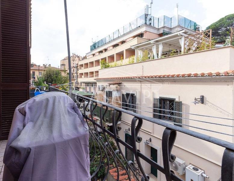 appartamento in vendita a Roma in zona Tor di Quinto