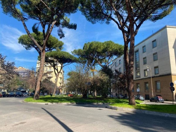 negozio in vendita a Roma in zona Trieste