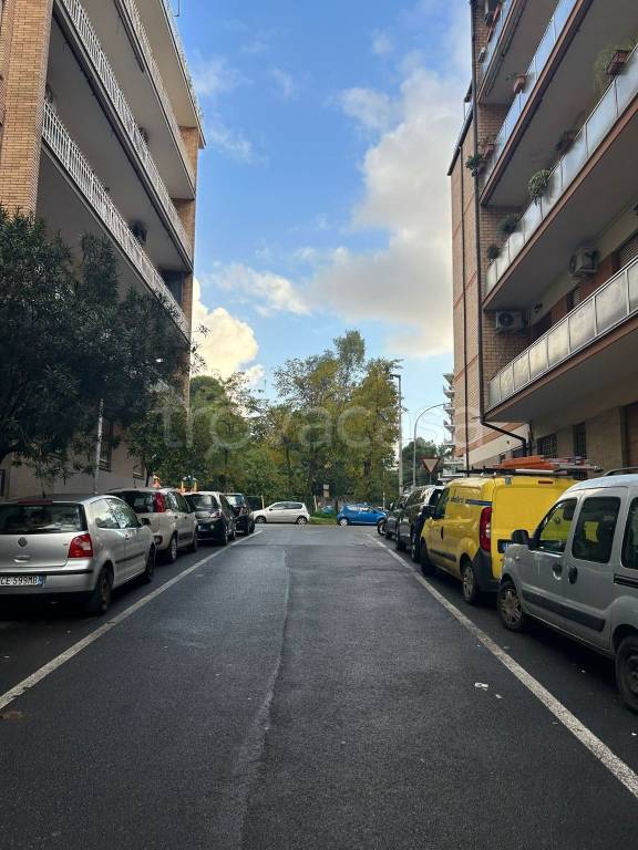 negozio in vendita a Roma in zona Collatino