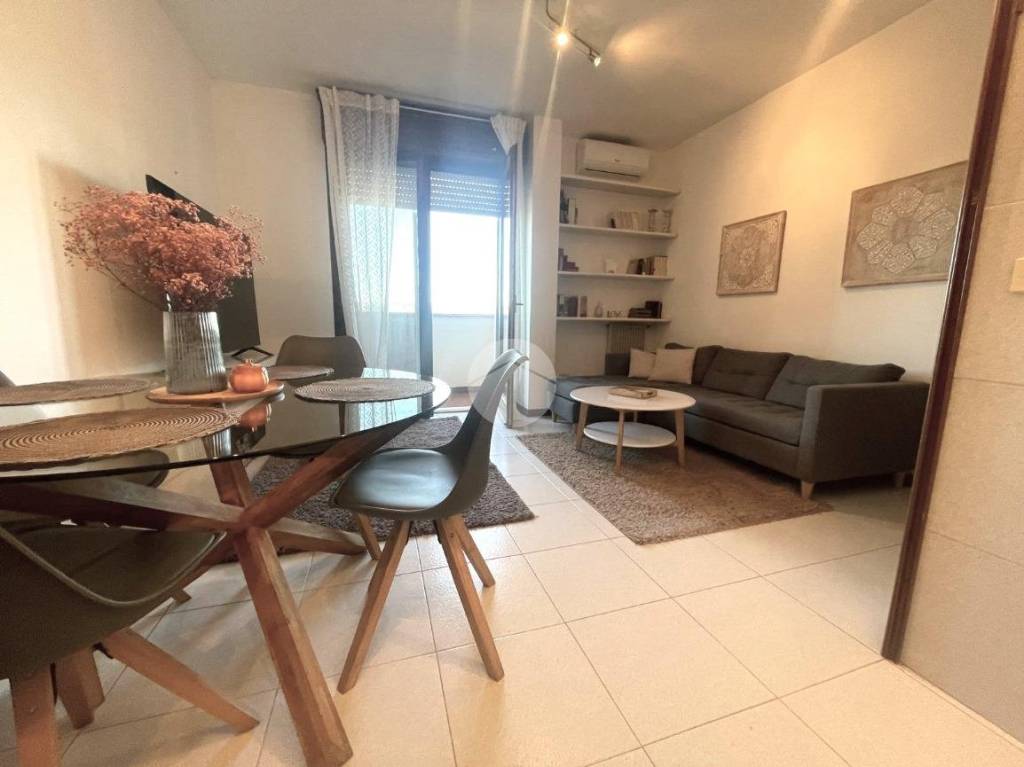 appartamento in vendita a Roma in zona Colle del Sole