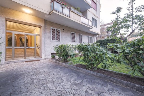 appartamento in vendita a Roma in zona EUR