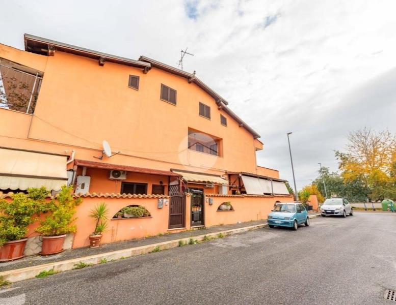 appartamento in vendita a Roma in zona Borghesiana