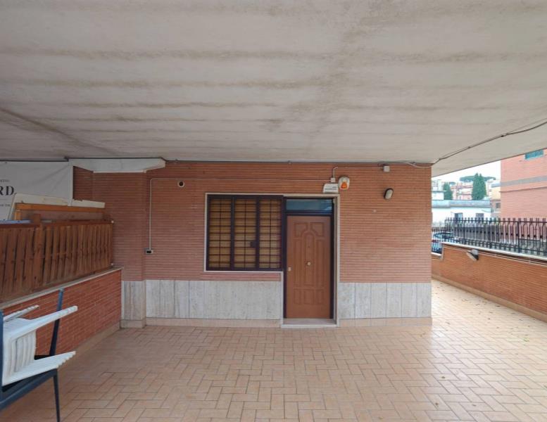 appartamento in vendita a Roma in zona Tor di Quinto