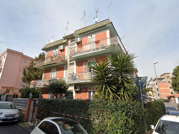 appartamento in vendita a Roma in zona Torre Maura