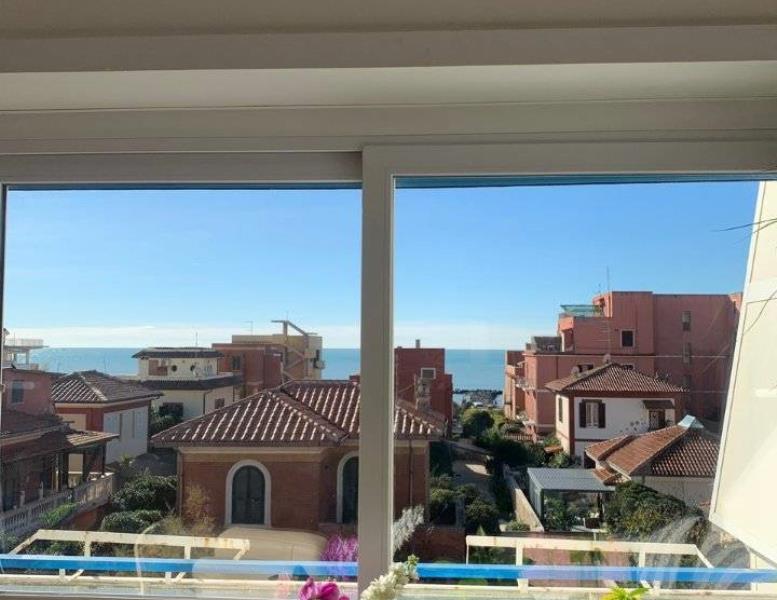 appartamento in vendita a Roma in zona Ostia