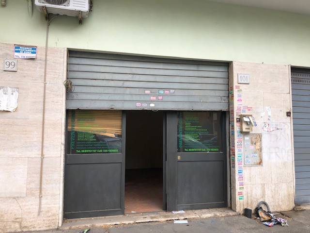 negozio in vendita a Roma in zona Prenestino-Centocelle