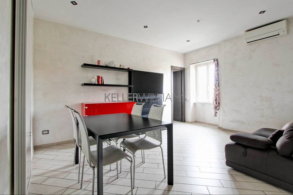 appartamento in vendita a Roma in zona Tor Cervara