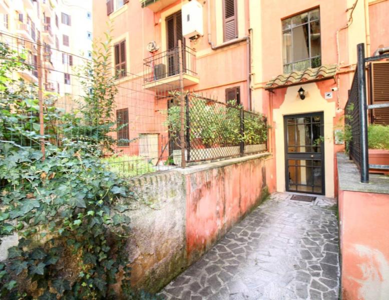 appartamento in vendita a Roma in zona Appio Latino