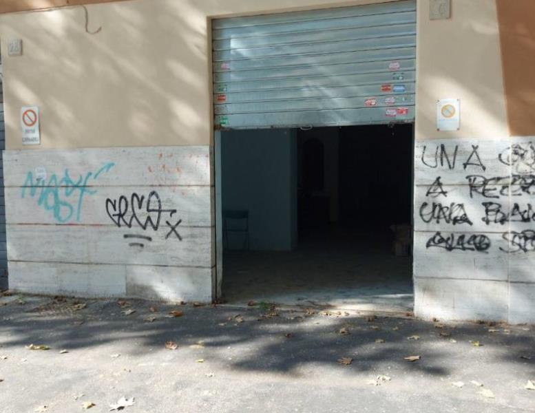 locale commerciale in vendita a Roma