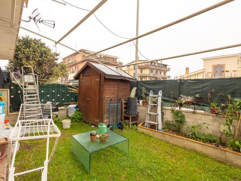 appartamento in vendita a Roma in zona Tor Bella Monaca