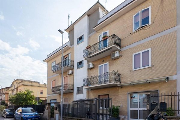 appartamento in vendita a Roma in zona Lunghezza