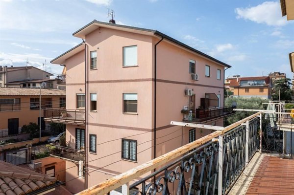 appartamento in vendita a Roma in zona Lunghezza