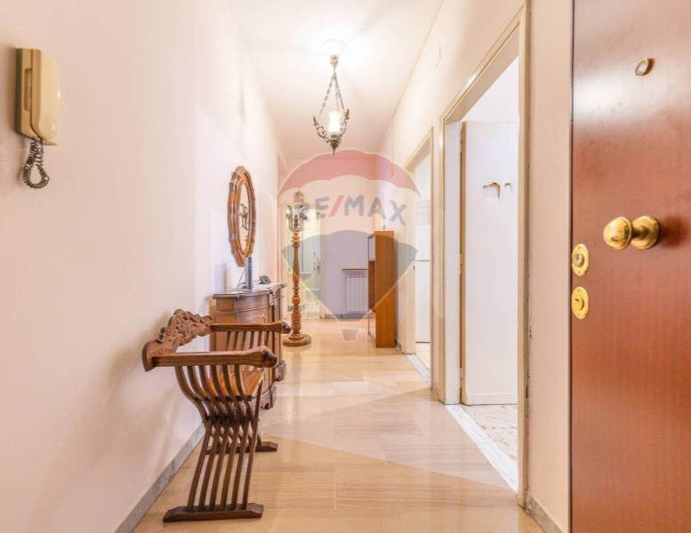 appartamento in vendita a Roma in zona Torre Spaccata