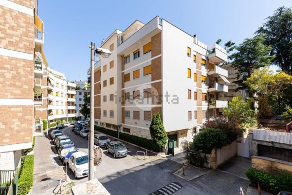 appartamento in vendita a Roma in zona Tor di Quinto
