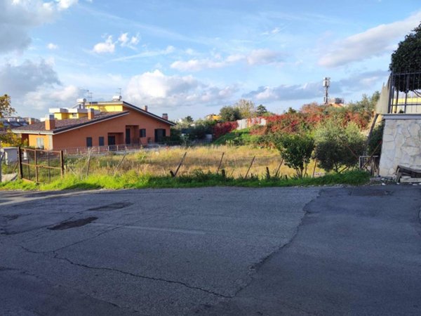 terreno agricolo in vendita a Roma in zona Finocchio