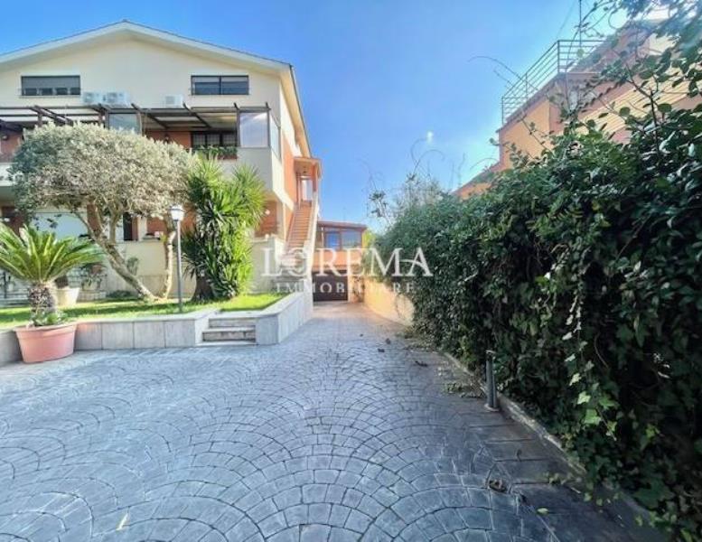 appartamento in vendita a Roma in zona Acilia
