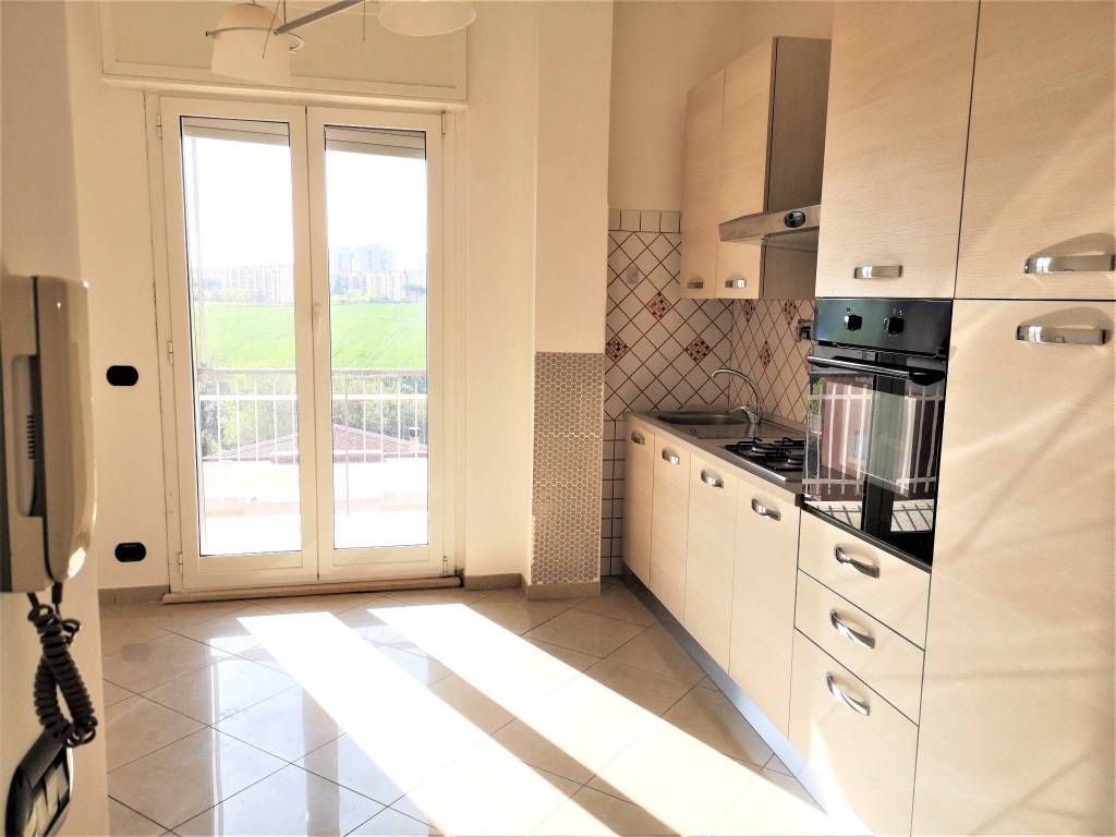 appartamento in vendita a Roma in zona Torre Angela