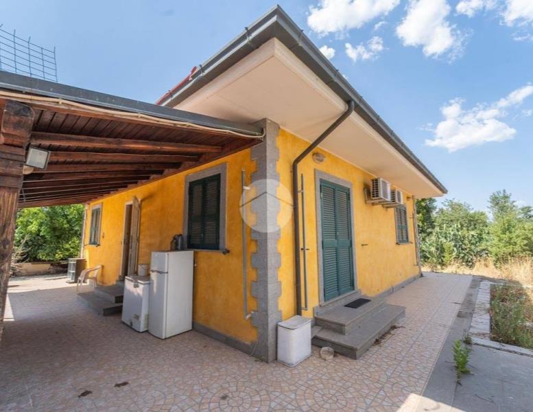 casa indipendente in vendita a Roma in zona Finocchio