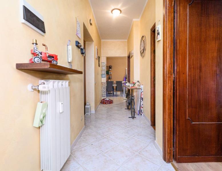 appartamento in vendita a Roma in zona Giardini di Corcolle