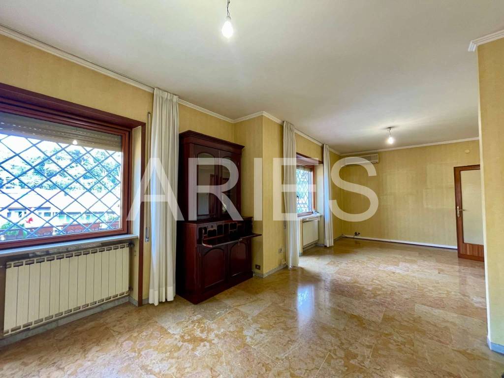 appartamento in vendita a Roma in zona EUR