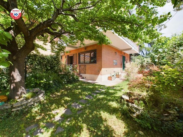 casa indipendente in vendita a Roma in zona Tre Pini - Poggio dei Fiori