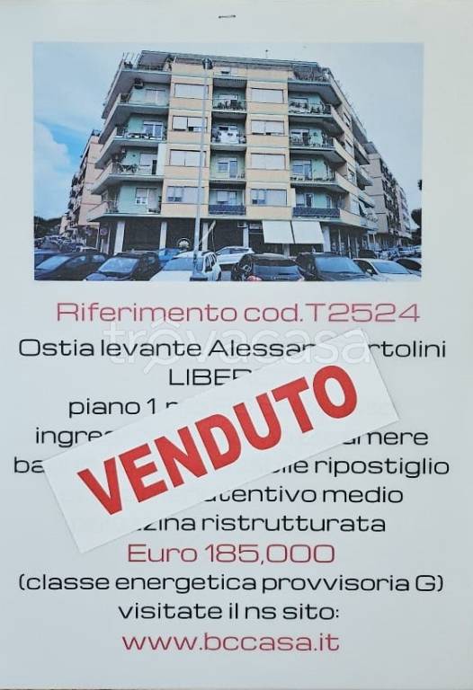 appartamento in vendita a Roma in zona Ostia