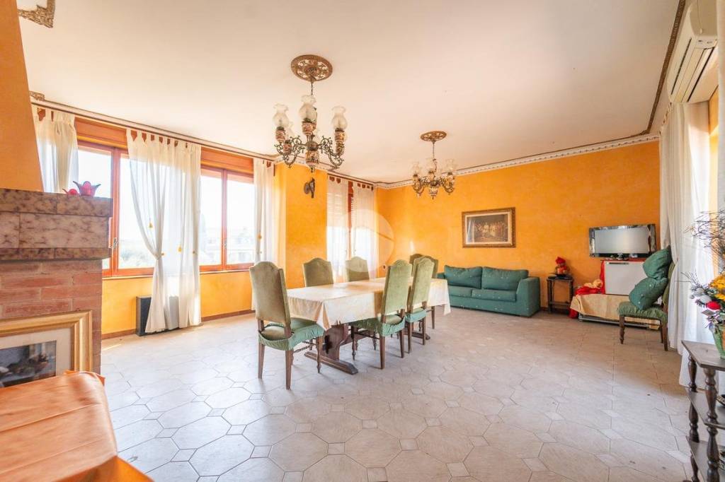 appartamento in vendita a Roma in zona Finocchio