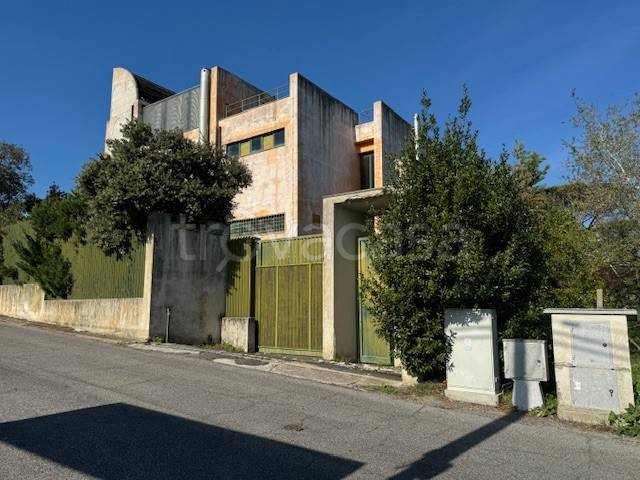 intera palazzina in vendita a Roma in zona Casal Monastero